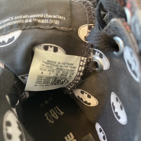 Converse DC Comics Rebirth Batman Vol.1 Size 5 Men - Picture 7 of 8